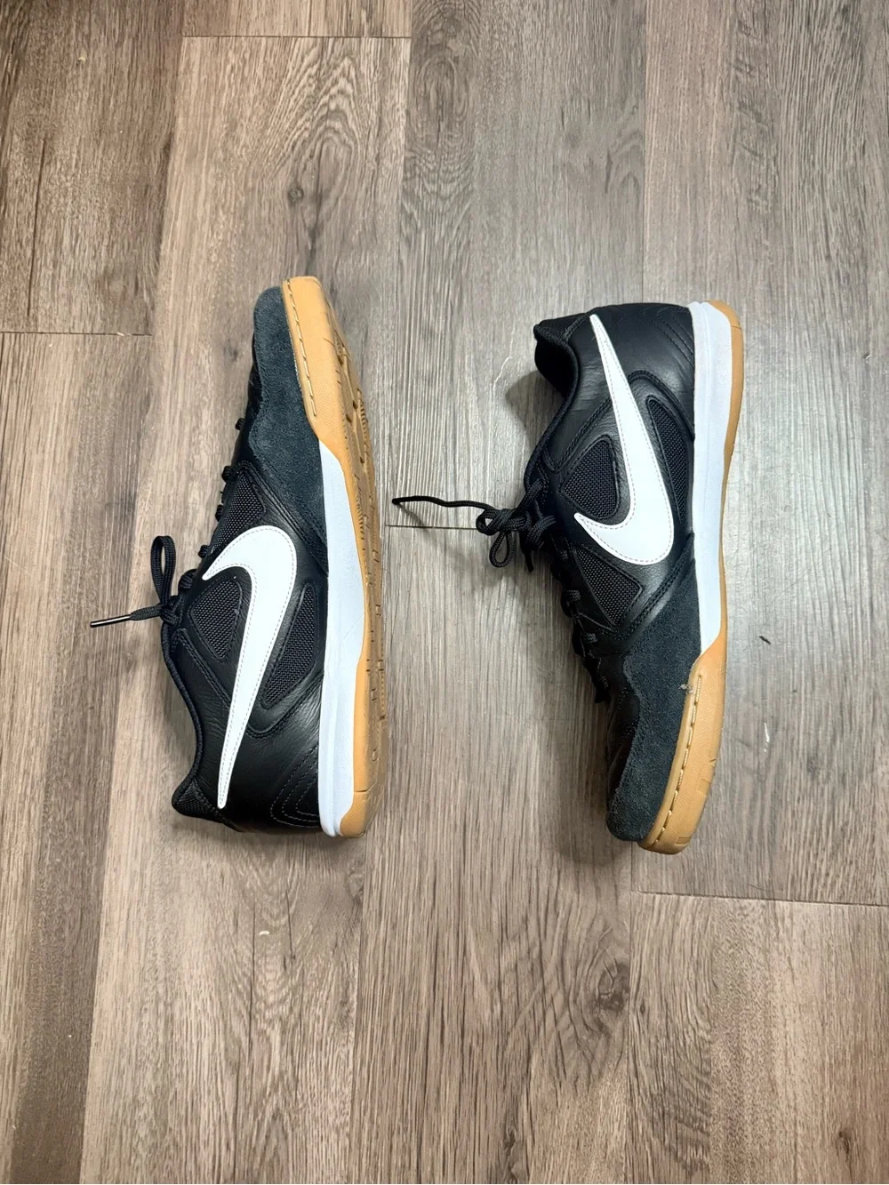 Nike Men’s Black & White Indoor Gato Shoes (Size 12)